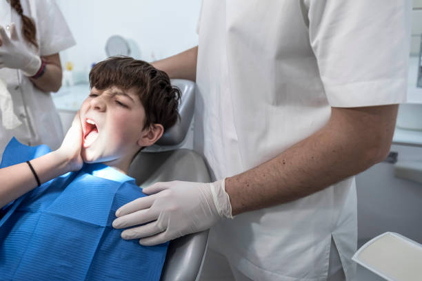 Best Dentist for Tooth Abscess  in Brinckerhoff, NY